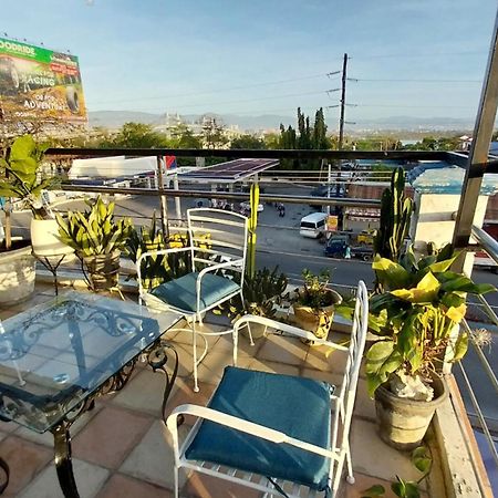 Primerose Residences - Near Mactan-Cebu International Airport マクタン エクステリア 写真